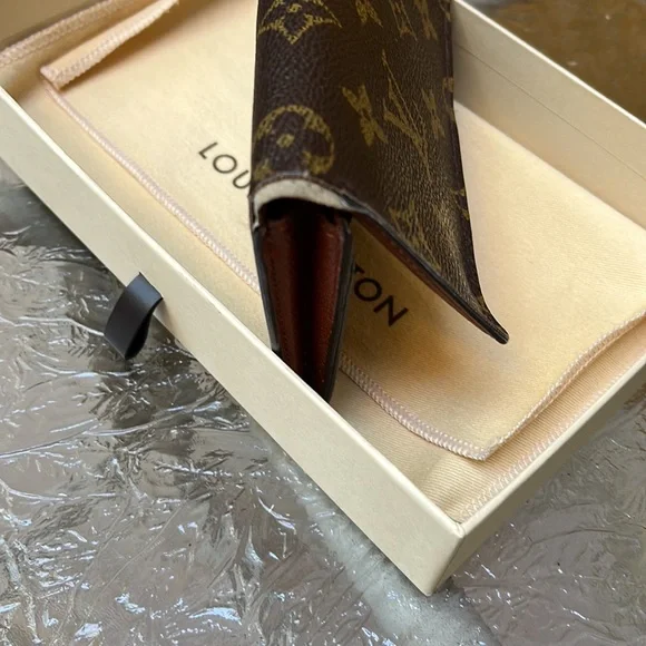 Authentic Louis Vuitton Monogram Bi Fold Wallet